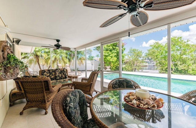 Coastal Zen w/Pool and Private Dock