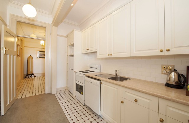 Cobb & Co Court Boutique Hotel