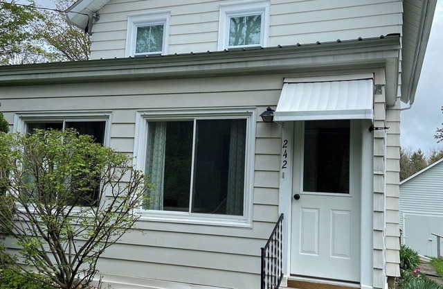 Coby Connection Home- 3-bedroom newly remodeled house with WiFi in Cobleskill