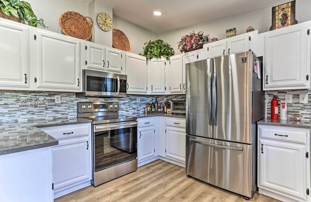 Cochecton Getaway w/Pool Table + Fire Pit!