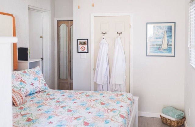 COCONUT PALM HIDEAWAY-KING