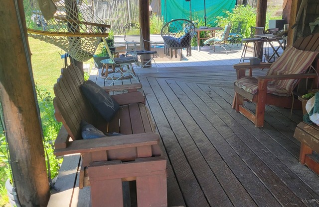 Coeur d'Alene Lake cabin! Hot tub, fire place. Ski, hunt, fish & family fun!