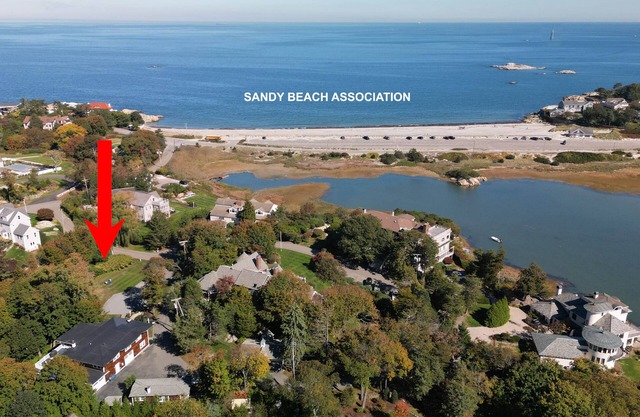 Cohasset gem steps to Sandy Beach. Ask about our monthly rate off-season!