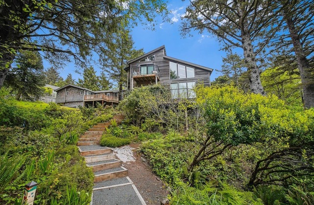 Collie Point - Beachcomber Vacation Homes