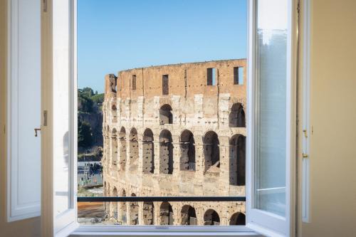 Colosseo View Atmosphere by Rental in Rome