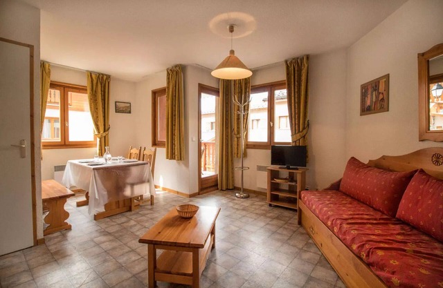 COM306M : Apartment in quiet area near free shuttle bus and swimming pool