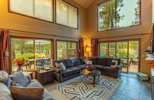 Come and experience all the fun Sunriver has at the holidays and bring the dog!