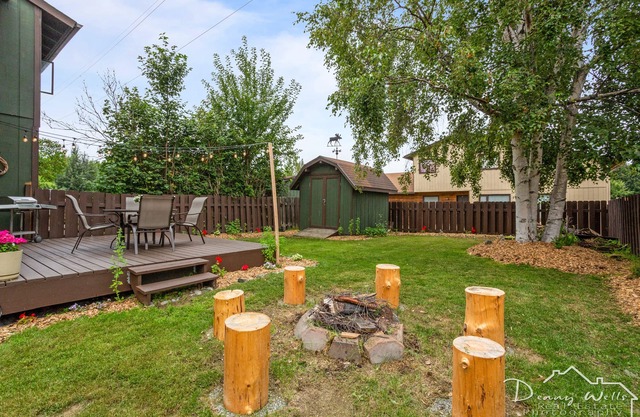 Come Relax at the Lake Hood Cottage!