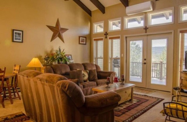 Come Stay in Elk Run - I2