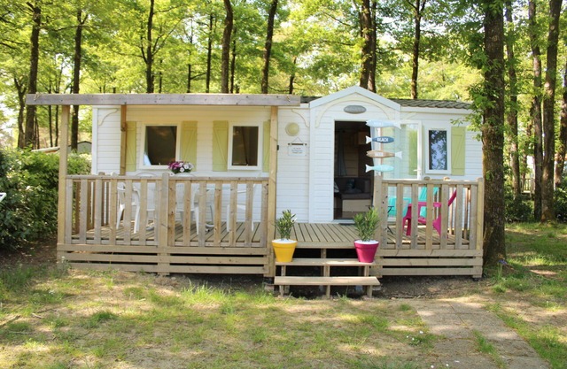 Comfortable mobile home mn from Puy du Fou