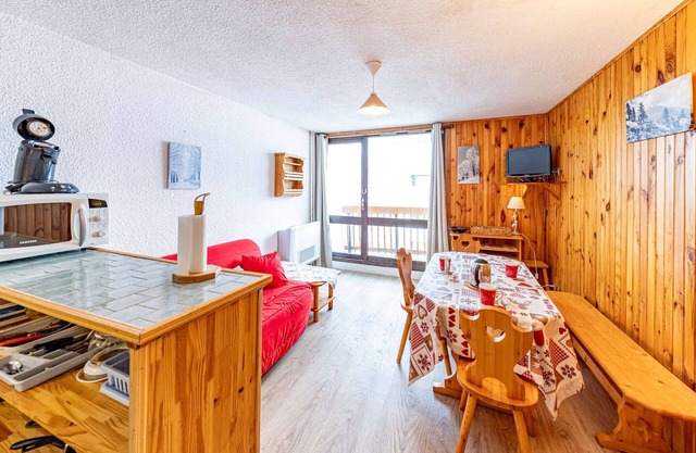Comfortable studio for 4 with balcony in Saint-François-Longchamp
