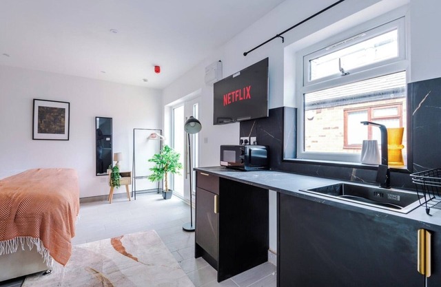 Comfort and Style - Studio in Selly Oak