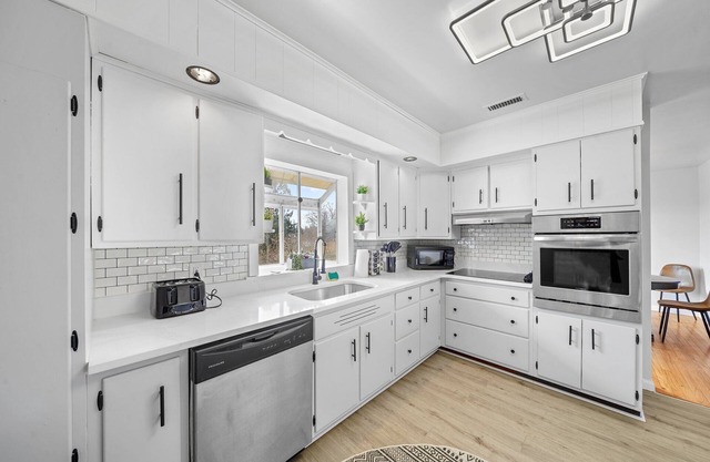Comfort, Fun, & charming! - 5BR oasis w/Pool