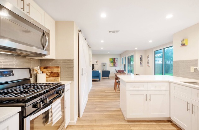 Comfortable and Spacious - Extended Stays Welcome
