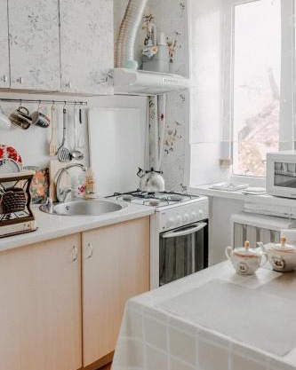 Comfortable apartments on Hrushevskogo street near 16 city hospital