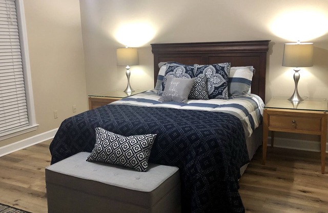 Comfortable Coastal Condo in a Top US Small Beach Town, One Hour to New Orleans