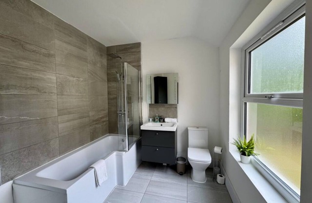 Comfortable family-friendly four bedroom house