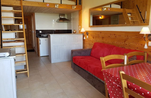Comfortable studio for 5 with balcony in Arc 2000