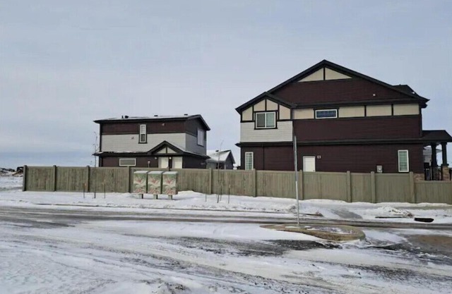 Comfortable King Size BRM 1.5 BTH & Garage parking