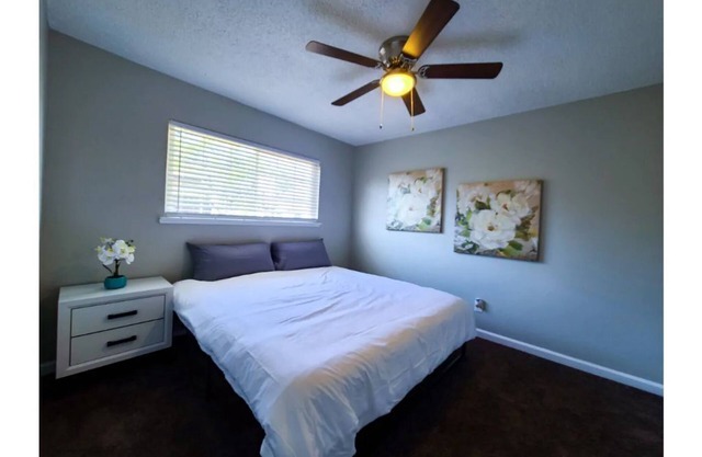 Comfortable Modern Duplex with Great Amenities