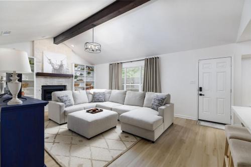 Comfortable Poker House Near Kalahari & Dell Diamond