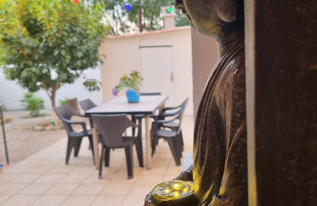 Comfortable single-storey villa with garage, parking, veranda terrace.