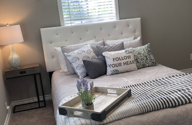 Comfy and Cozy Centrally located in Houston!