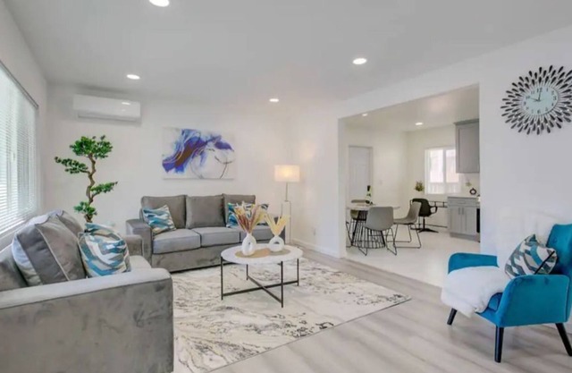 Comfy Chalet - Centralize to restaurants, Minutes to Downtown LA/Sofi/Universal