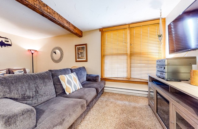 Comfy Condo Near Big Sky/Moonlight Basin Lifts with Free WiFi