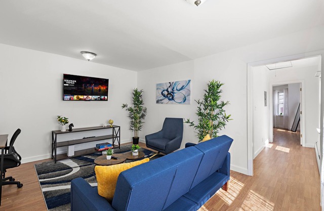 Comfy Cozy retreat - NYC & NWK w/free parking