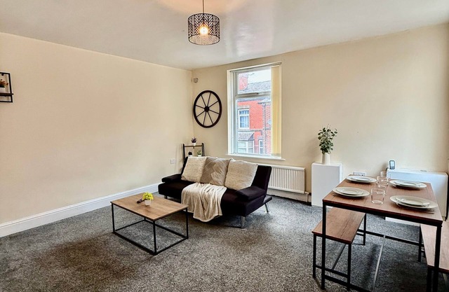 Comfy Entire Apartment with Free Parking in Bury Town