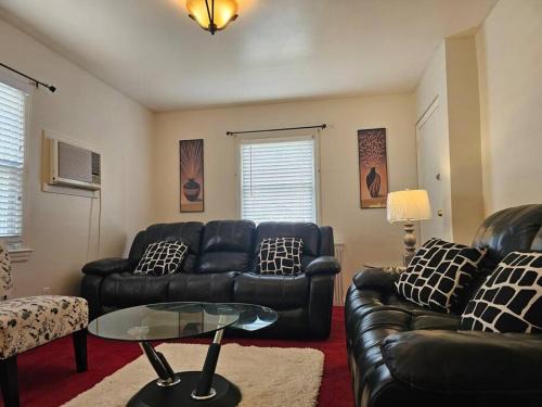 Comfy Getaway minutes from UBS Arena