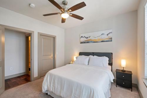 Comfy Retreat Balcony Views Amenities