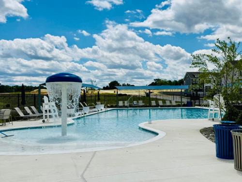 Comfy Suite, Steps to Food & Fun and Pool