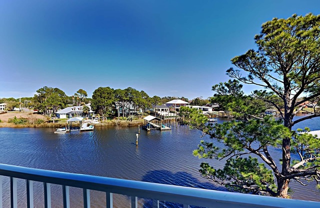 Community Pool, Canal Views, Near Area Fun!