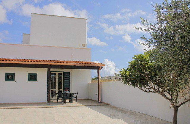 Complete relax away from the chaos immersed in the Salento countryside