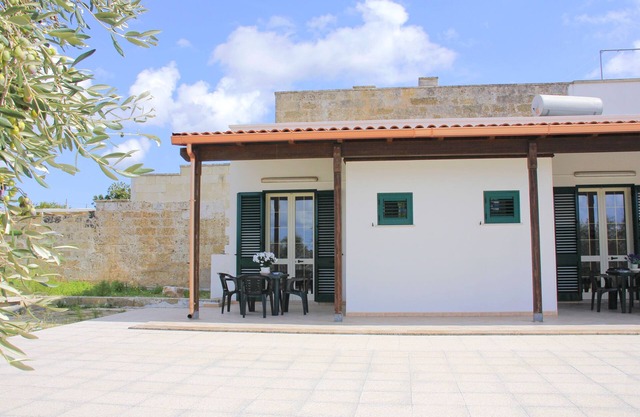 Complete relax away from the chaos immersed in the Salento countryside
