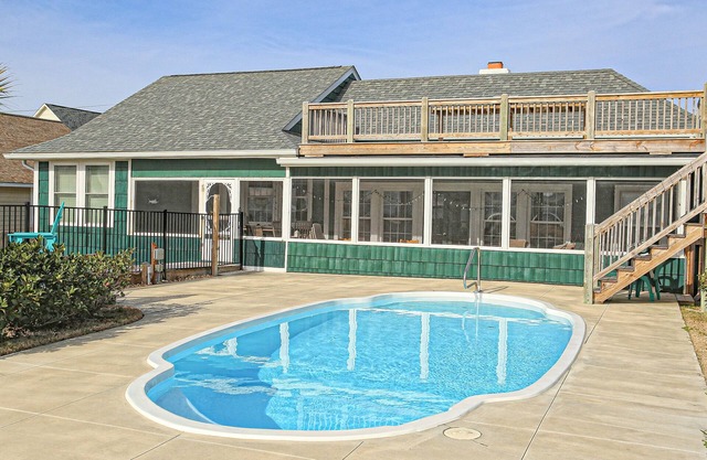 Completely renovated, oceanfront home with private pool, deck, WiFi & AC