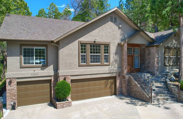 Completely renovated 2022! Luxury Lake Retreat with Boat Slip!