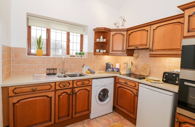 CONDICOTE COTTAGE, family friendly in Clifford Chambers