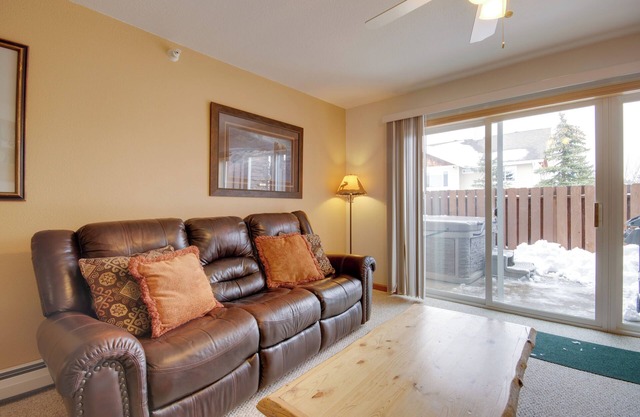 Condo in Cedar Creek w/Shuttle to Big Sky Resort!