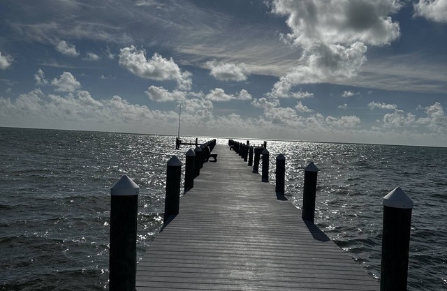 Condo on Islamorada on the beautiful Atlantic Ocean.nCome enjoy and relax!