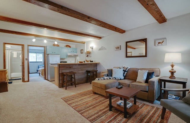 Condo two blocks from the chair lift.