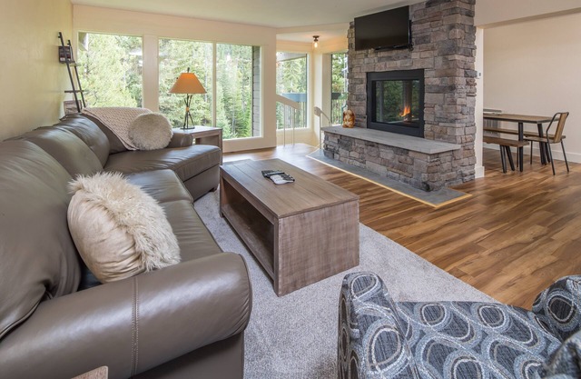 Condo w/amazing location, updated decor, fireplace & private balcony - Cozy Stillwater Escape