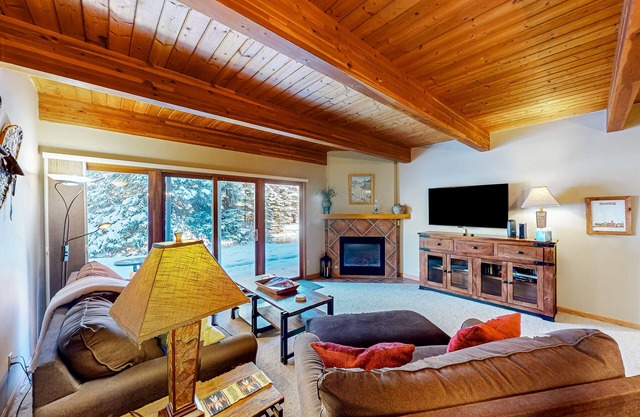 Condo with fireplace & hot tub - walk to gondola & Main Street
