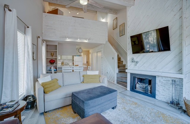 Condo within walking distance of the Lift