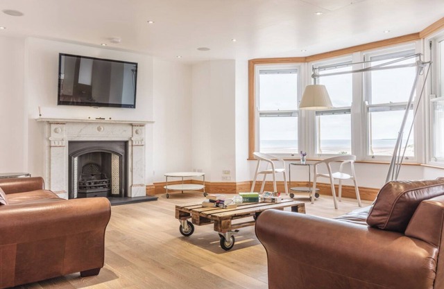 Conservatory Apartment - South View House
