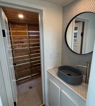 Container Cabin on the Colorado