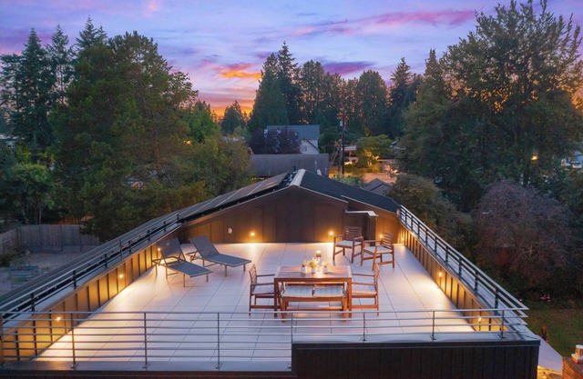 Contemporary 4-bedroom house in lovely Seattle