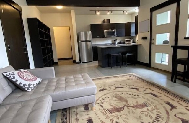 Contemporary apartment in quiet Durango neighborhood